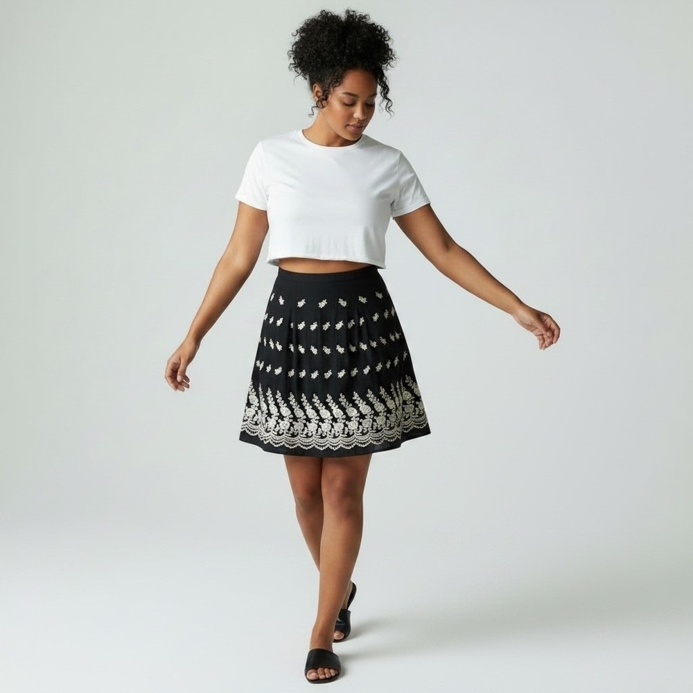 Torrid Embroidered Floral Black-White ALine Skirt Size 18/2X Boho Retro Feminine